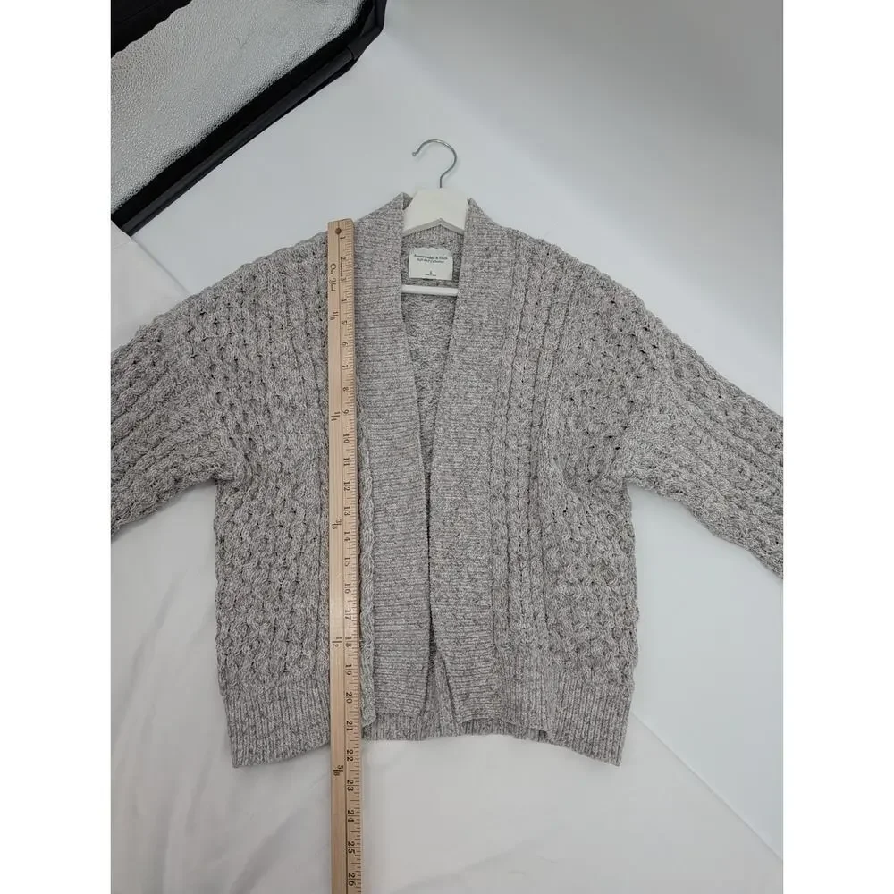 Abercrombie & Fitch Light Gray Chunky Knit Cardigan - Picture 5 of 6